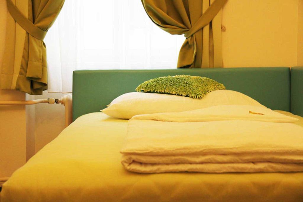 Hotel Very Central, 5 Min To Center, Self Check In Vienna