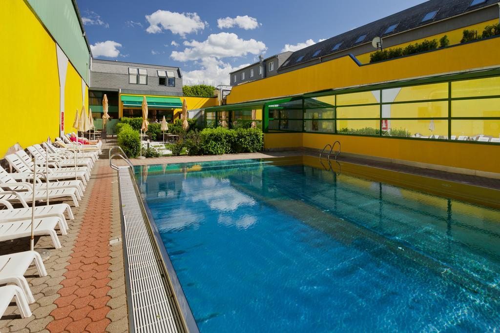 Vienna Sporthotel 4*