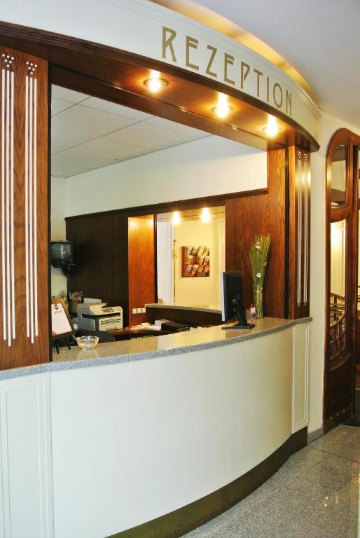 Schonbrunn Hotel