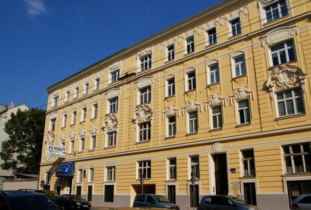 Schonbrunn Hotel 3*