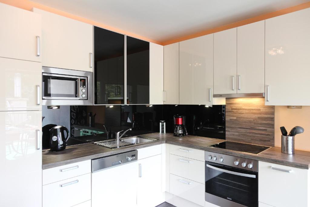 3 Sunny Apartments-schoenbrunn, 100m2 With Balcony * Vienna