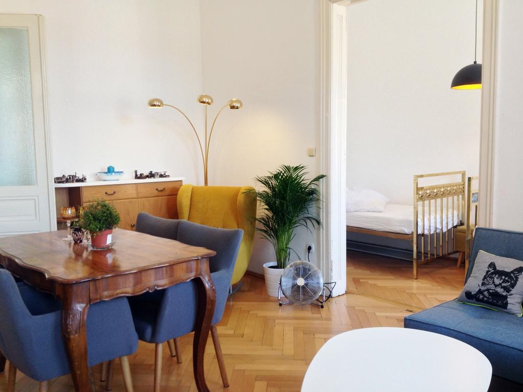 Apartment Big Vintage Style Flat Near Schonbrunn