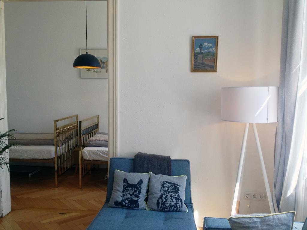 Big Vintage Style Flat Near Schonbrunn * Vienna