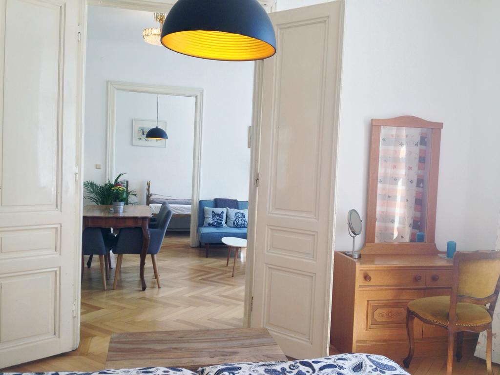 Big Vintage Style Flat Near Schonbrunn Apartment Vienna