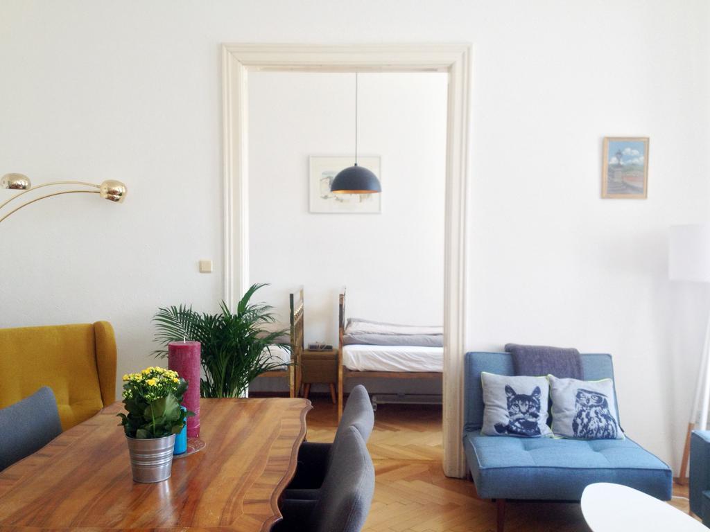 Big Vintage Style Flat Near Schonbrunn Vienna