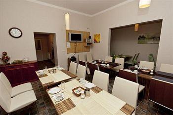 Margareten Long Apartment