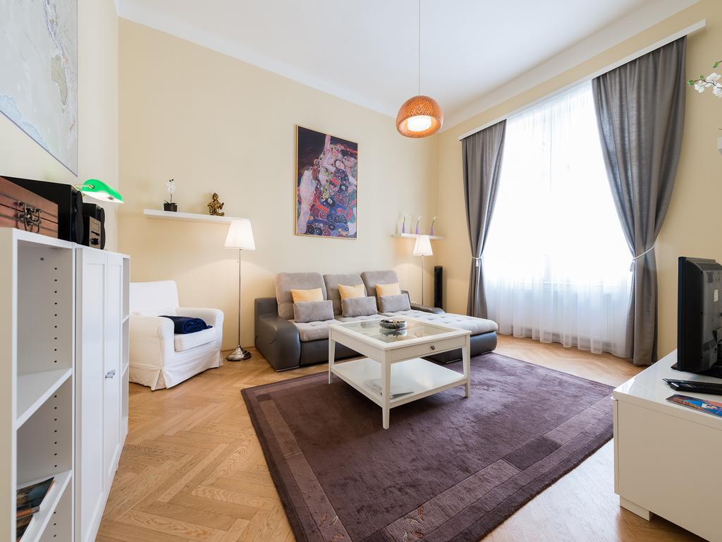 Apartment 1010 *