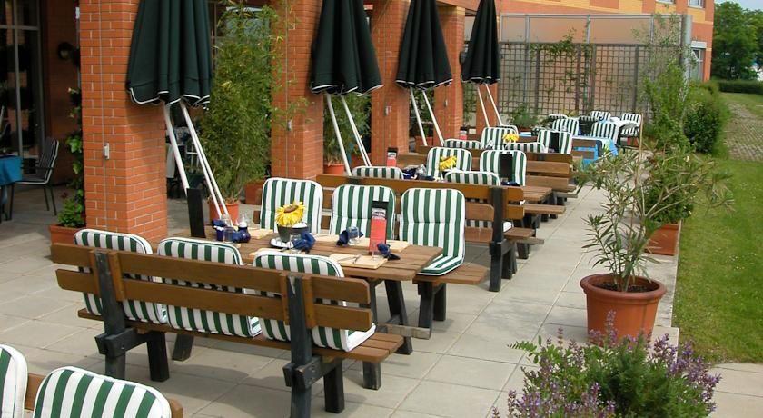 Hilton Garden South 4* Viena