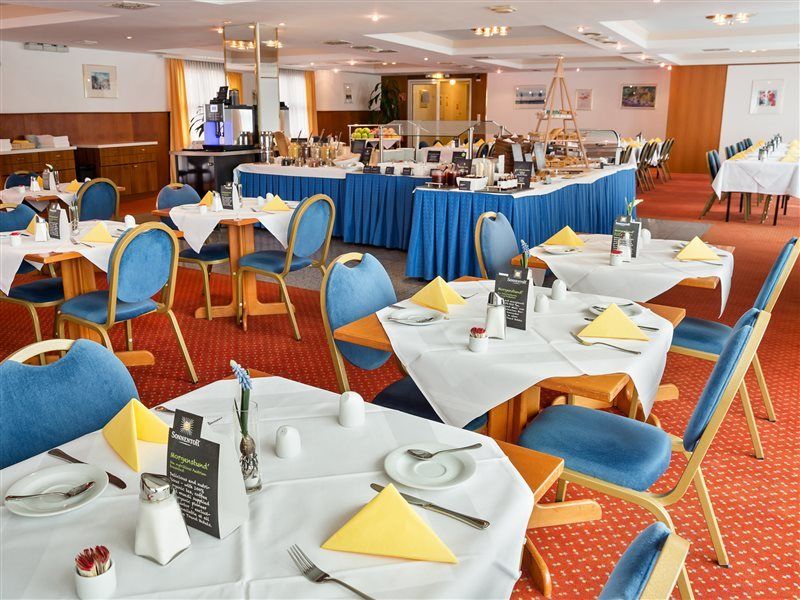 Hotel Arcotel Donauzentrum 4*