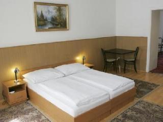 Cyrus 2* Viena