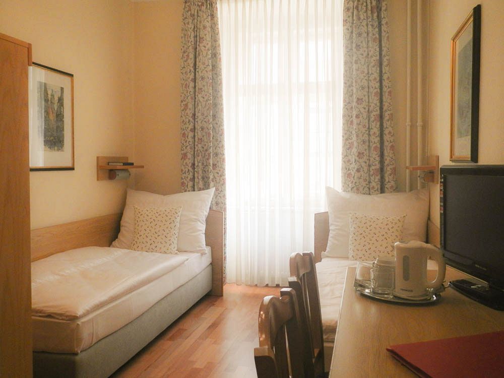 Hotel Graf Stadion 3*