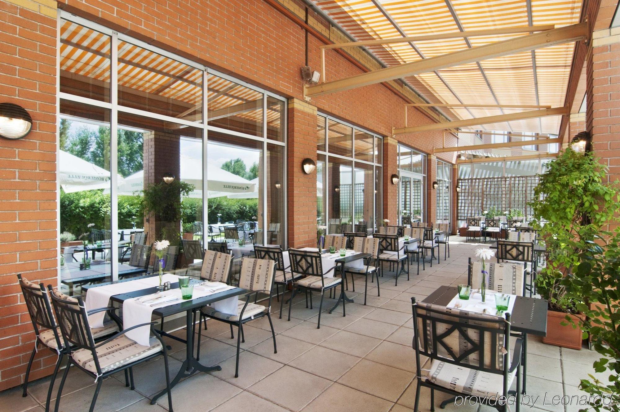 Hilton Garden South 4* Viena