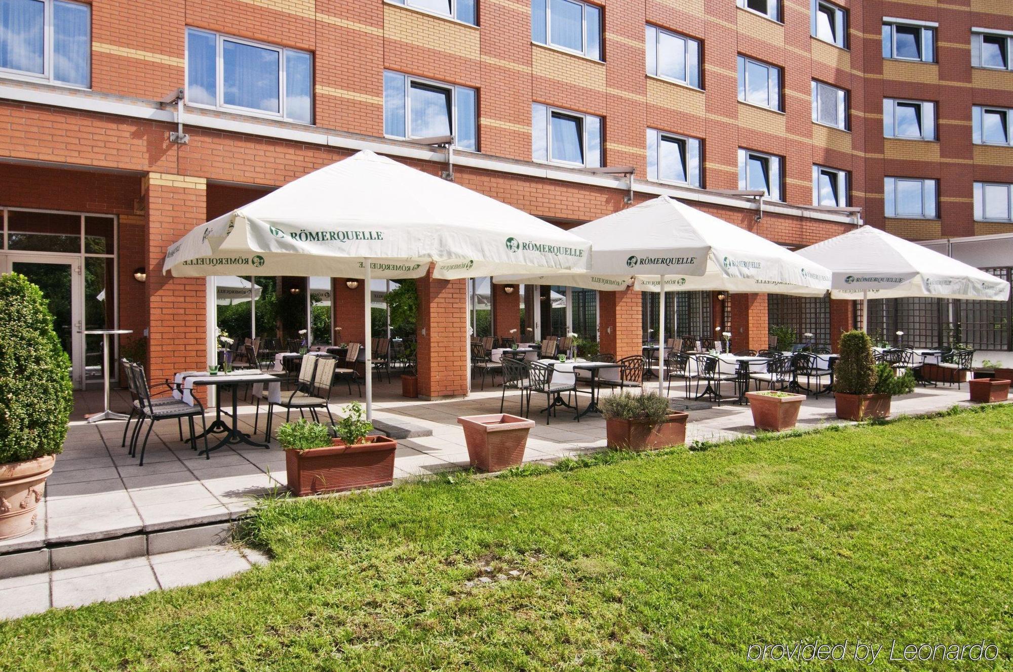 Hilton Garden South 4*