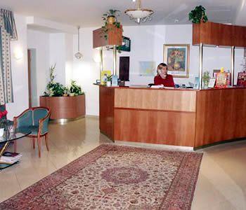Schani Salon 4*