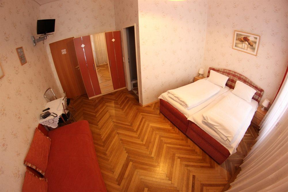 Arpi 3* Viena