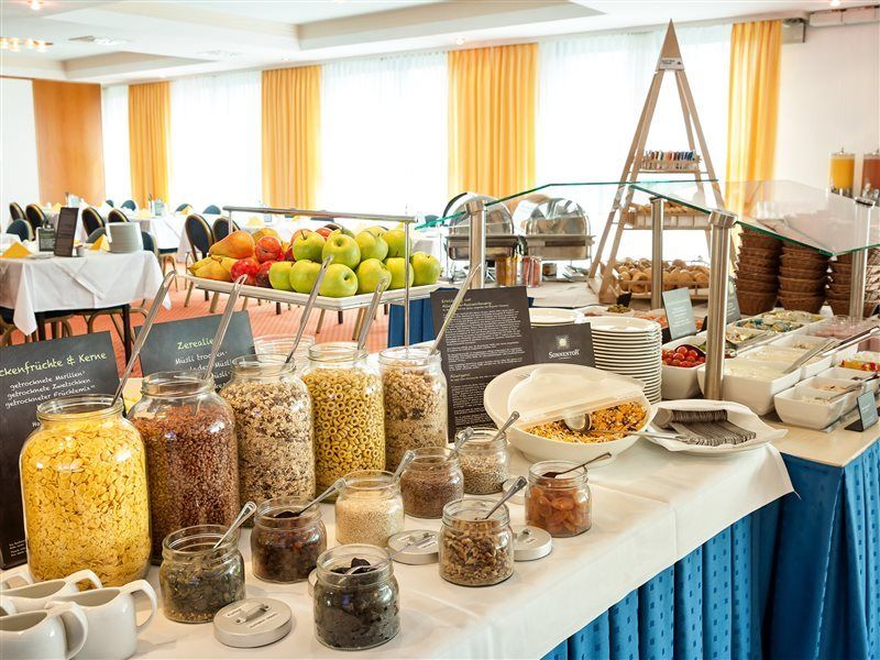Arcotel Donauzentrum Hotel