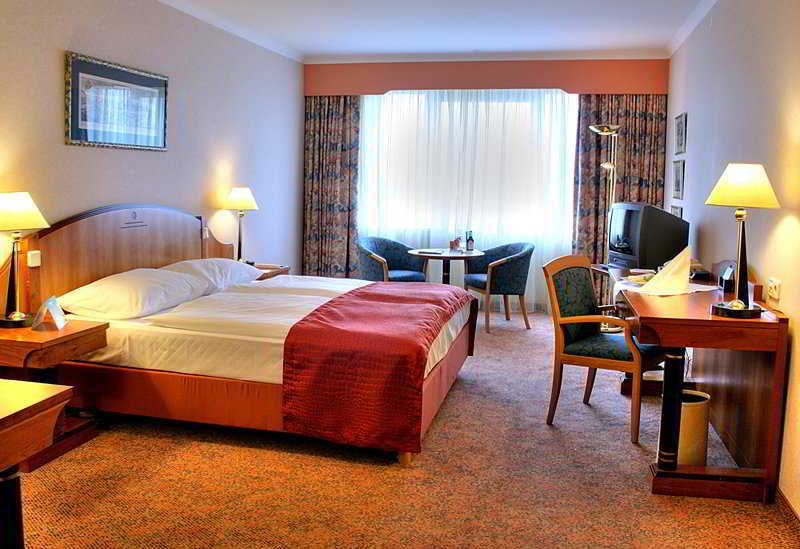Hilton Garden South 4* Viena