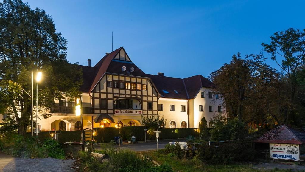 Hotel-restaurant-cafe Sophienalpe Vienna
