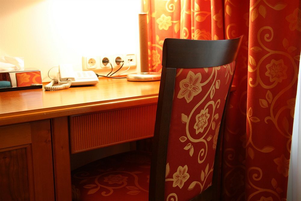 Urban Rathaus - Self Check-in Hotel