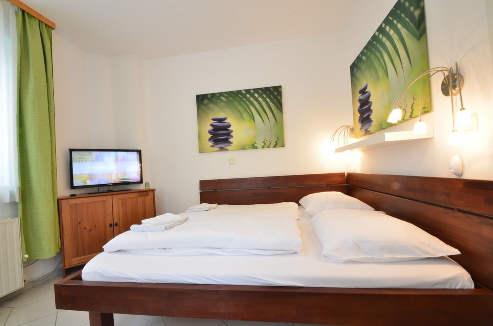 Ajo - Alte Donau Garden Flat - Self-check-in Apartment