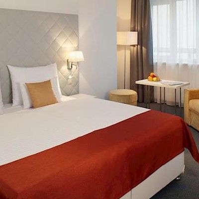 Fortyplusone - Newly Renovated!