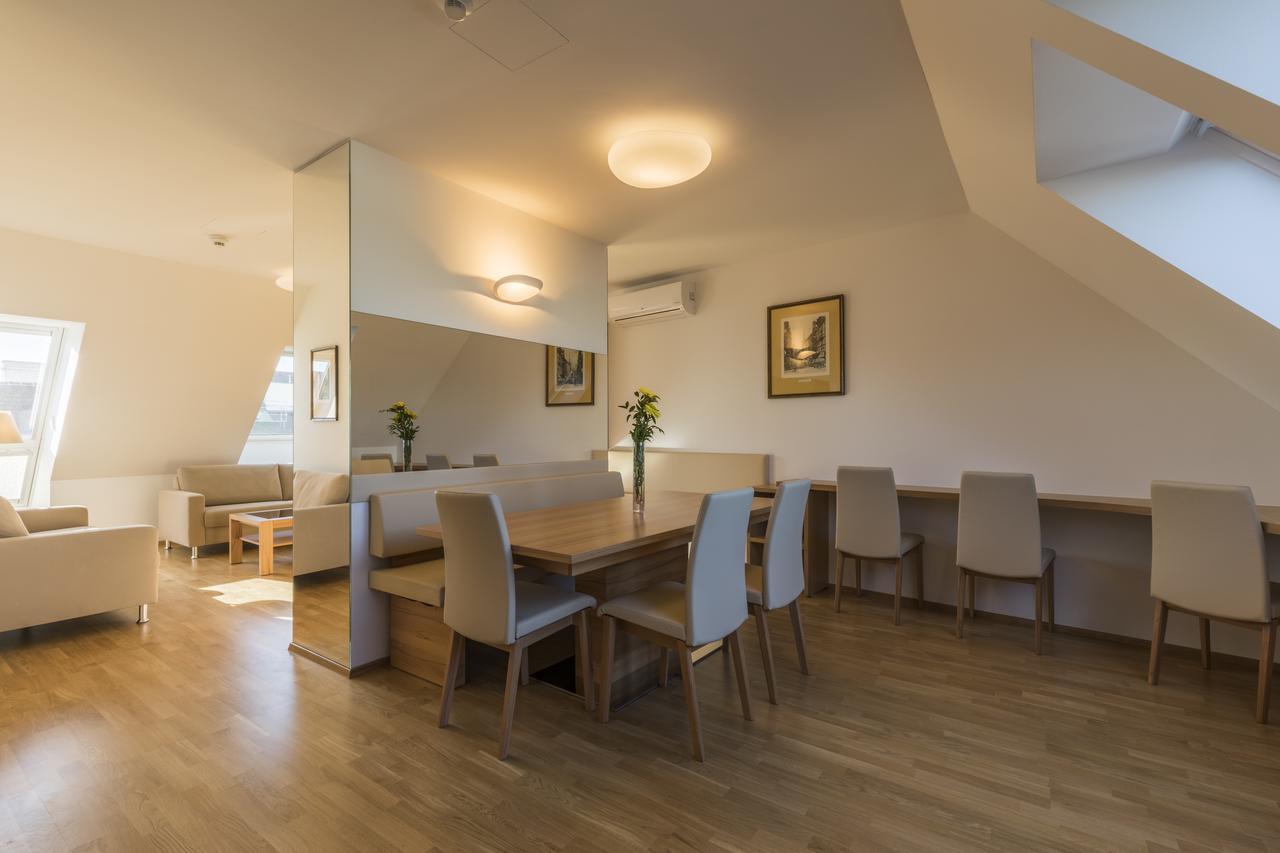 Grand Apartment *