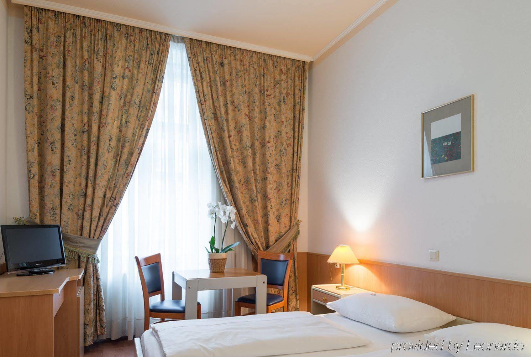 Hotel Marc Aurel - Center 3*