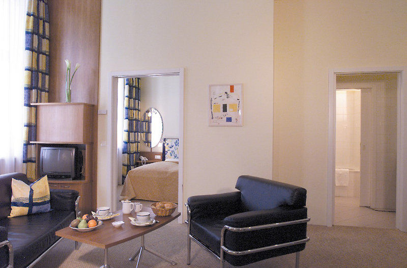 Hilight Suite Hotel
