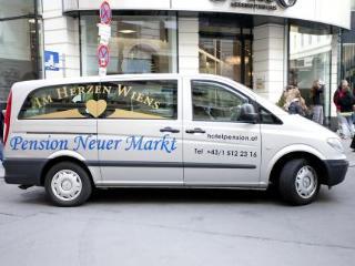 Neuer Markt Guest house