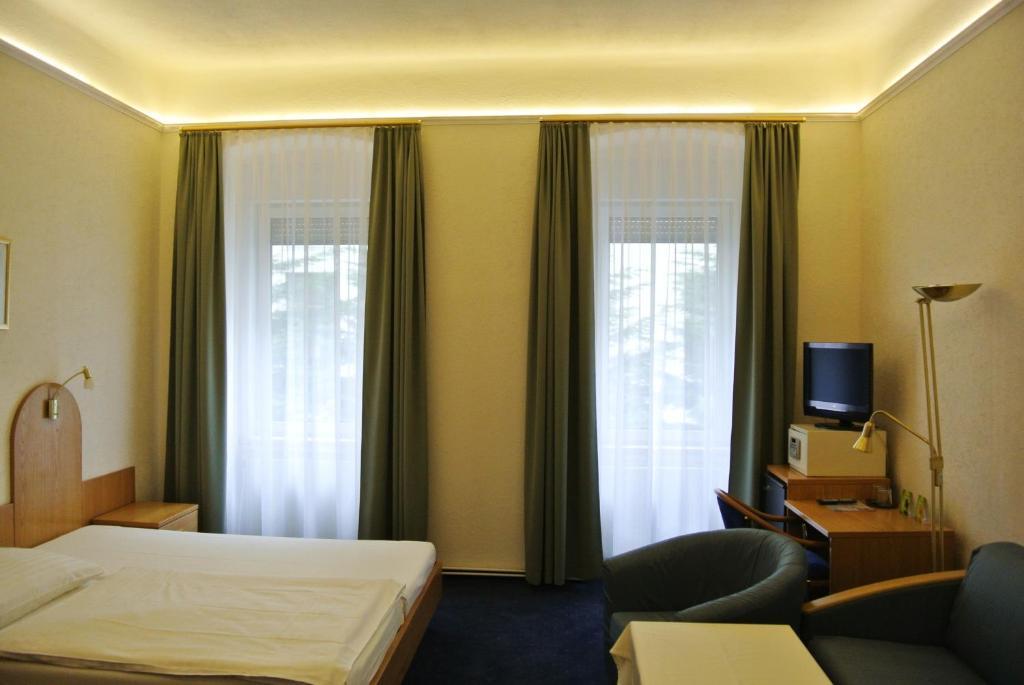 Schonbrunn 3* Vienna
