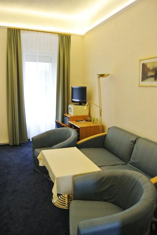 Schonbrunn 3* Vienna