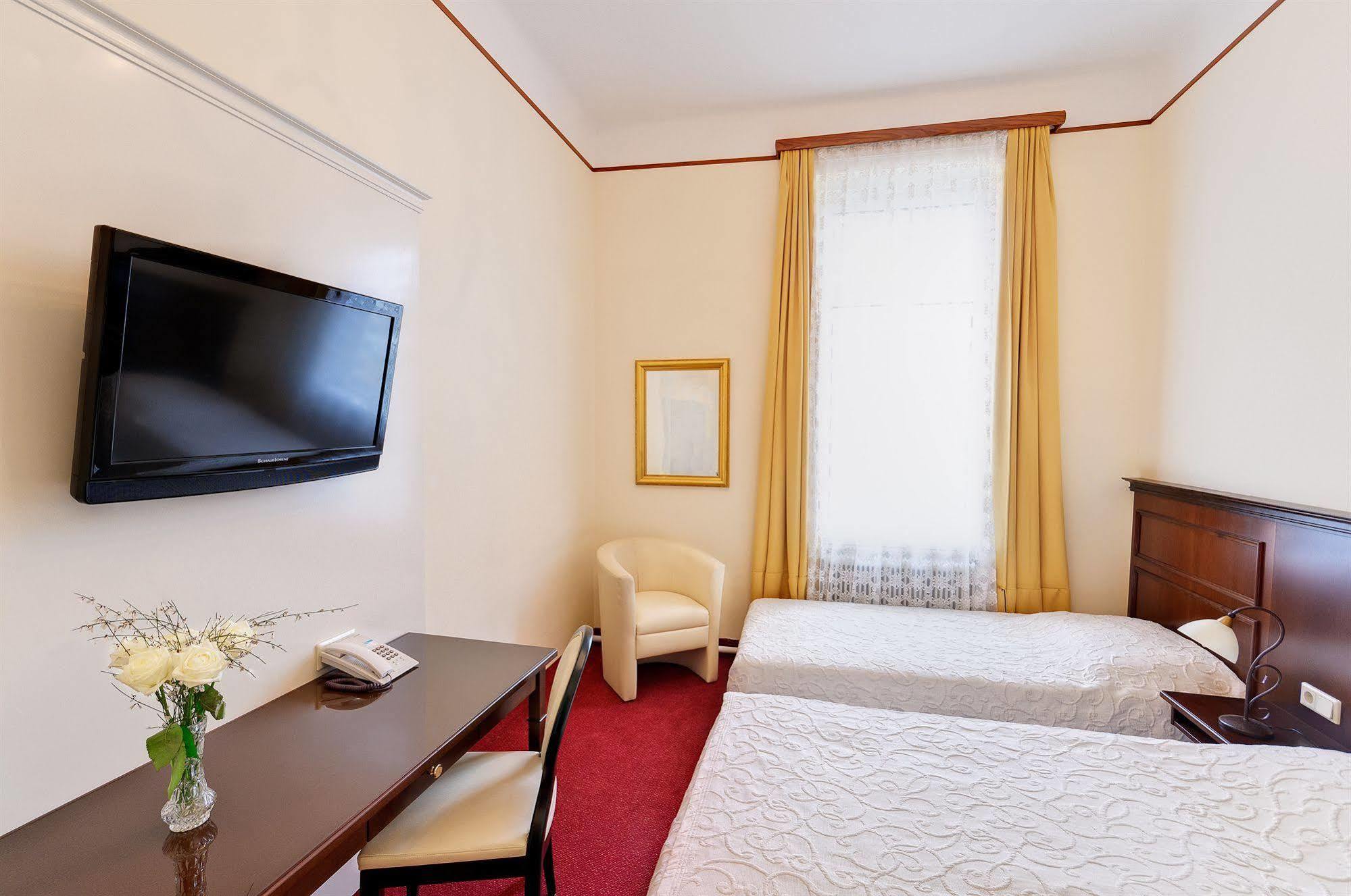 Hotel Viktoria Schoenbrunn 3*