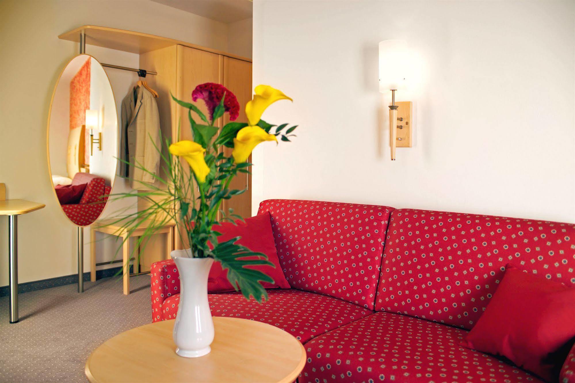 Strandhotel Alte Donau 4*