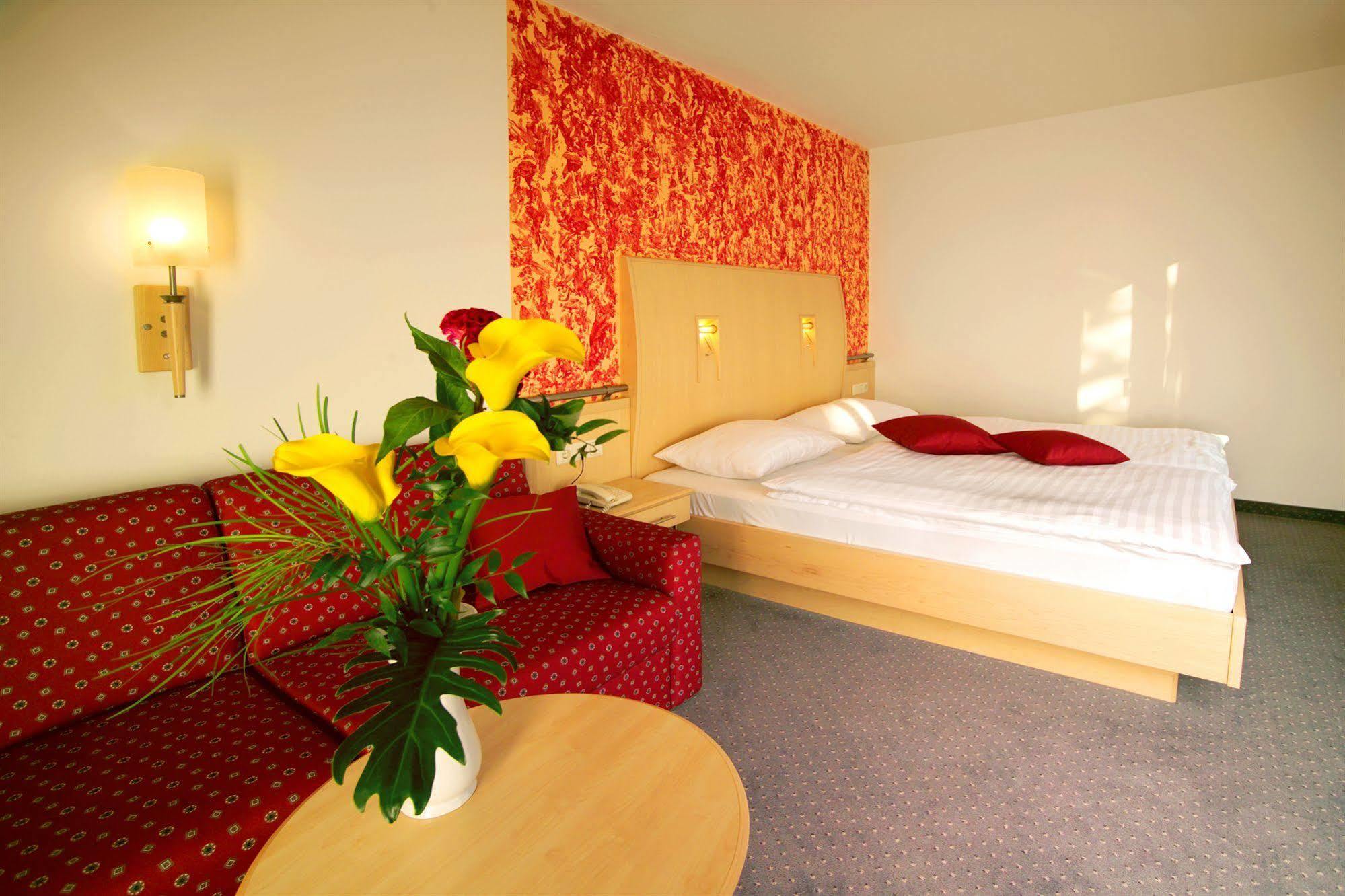 Strandhotel Alte Donau Hotel 4*