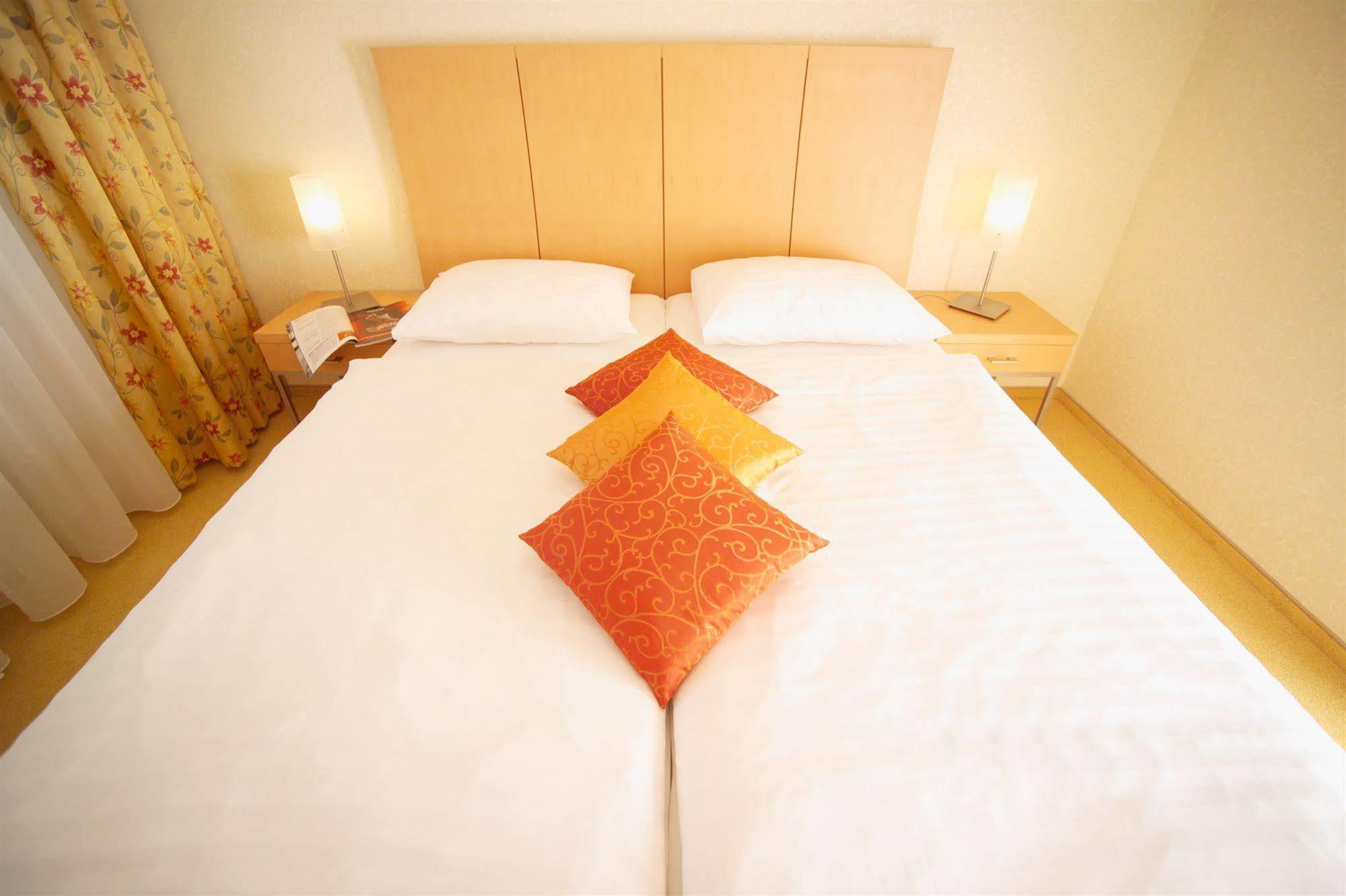 Strandhotel Alte Donau Vienna