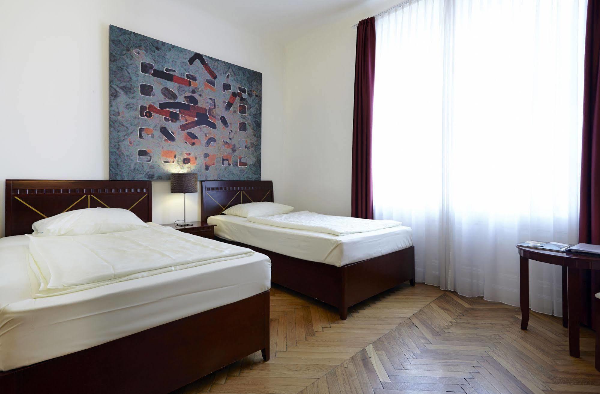 Hotel Museum 3*