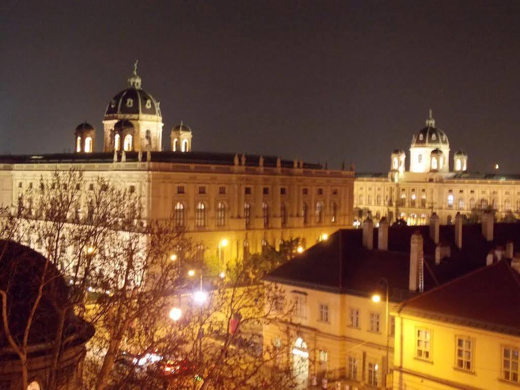 Museum Hotel 3*