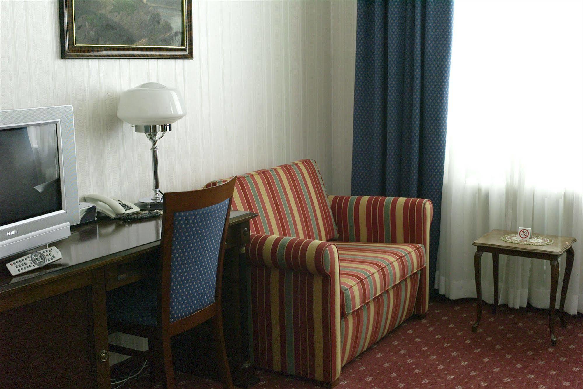 Urban Rathaus - Self Check-in 4* Vienna