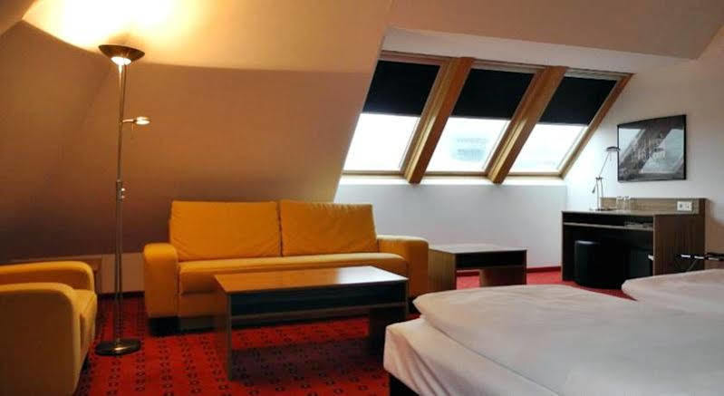 Senator Hotel