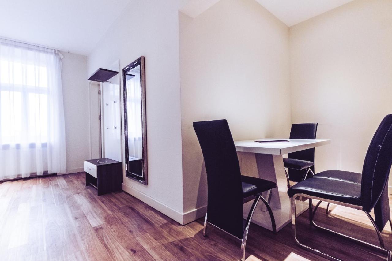 Aurellia Apartment
