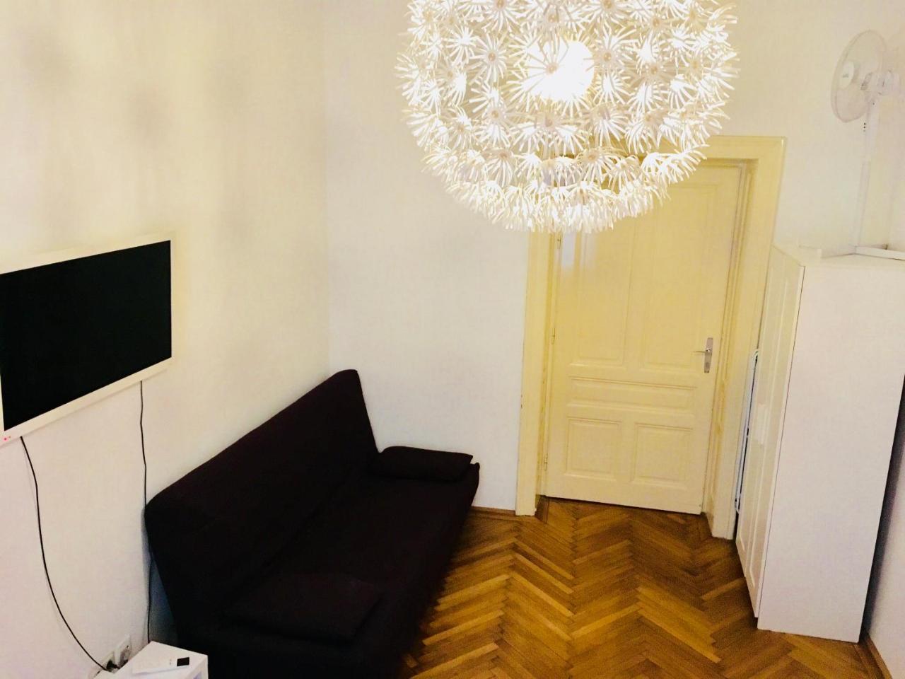 Opera 1 Apartment
