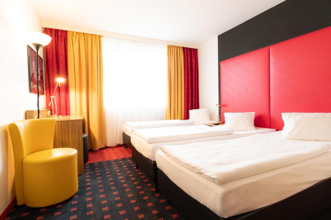 Senator Hotel
