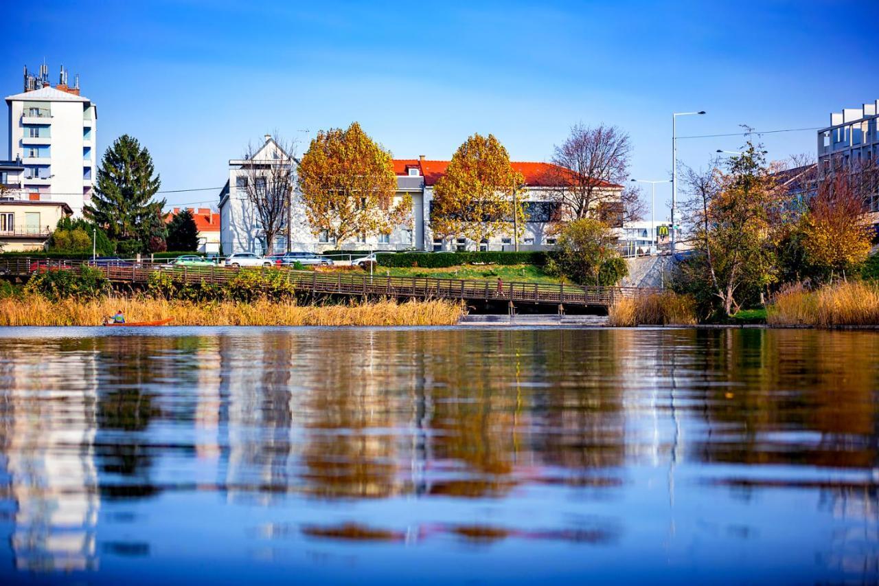 Strandhotel Alte Donau 4* Vienna