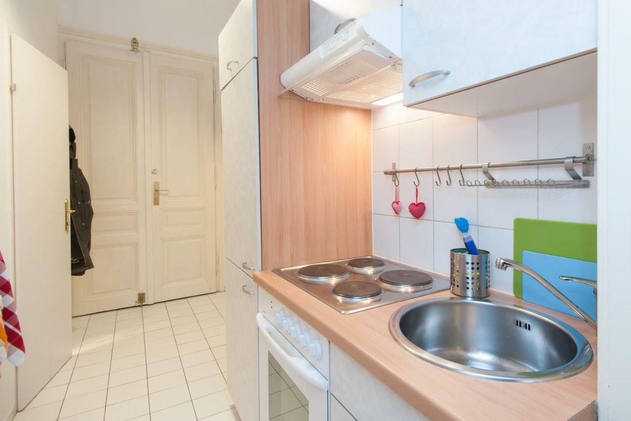 Lovely In A Quiet Area Close To The Center Apartment