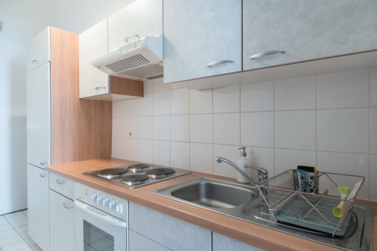 Lovely In A Quiet Area Close To The Center Apartment