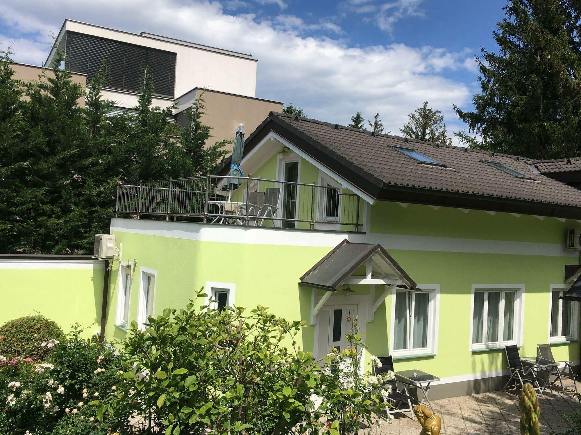Apartment Ajo - Alte Donau Garden Flat - Self-check-in Vienna