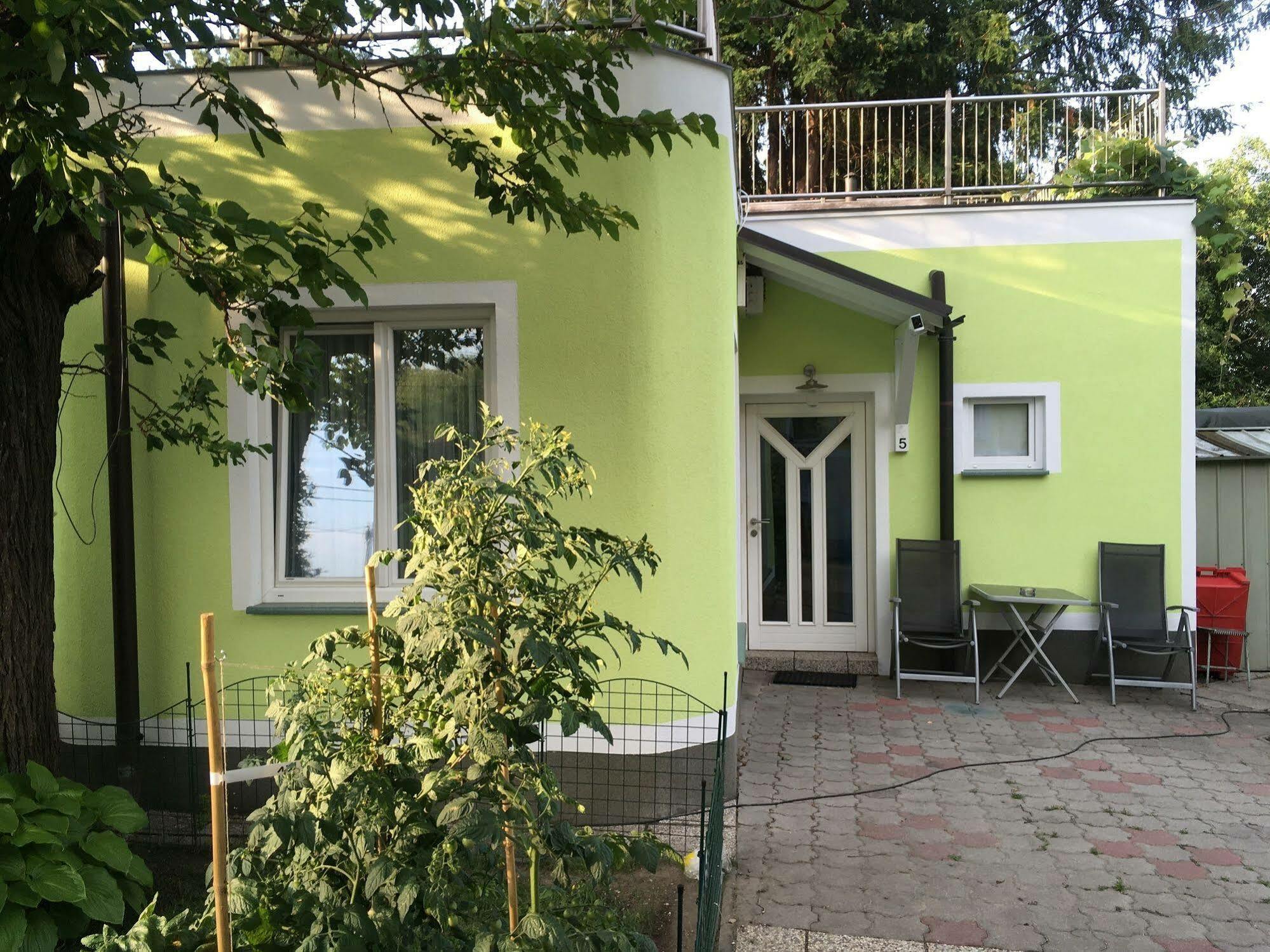 Apartment Ajo - Alte Donau Garden Flat - Self-check-in Vienna