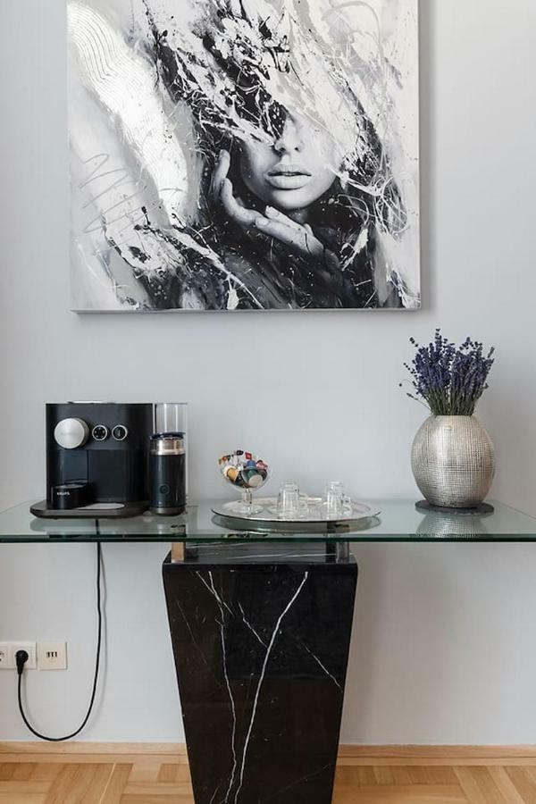 Sophies Place Yppenplatz - Imperial Lifestyle Parking Apartment Vienna