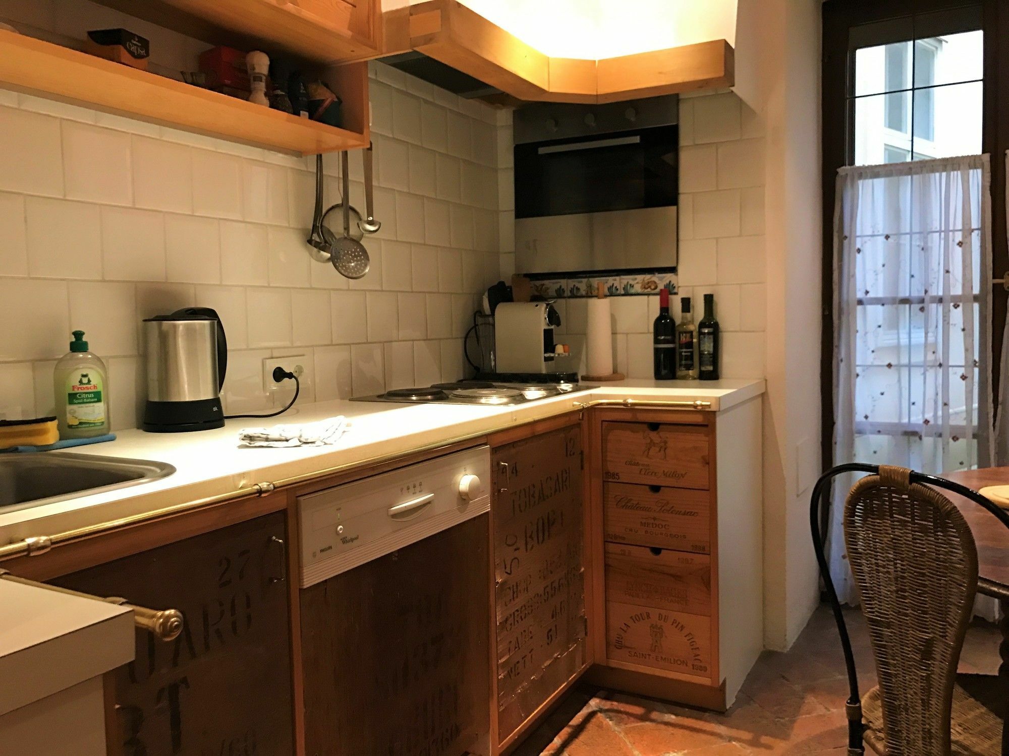 Counts 65 - Slightly Different Apartments *