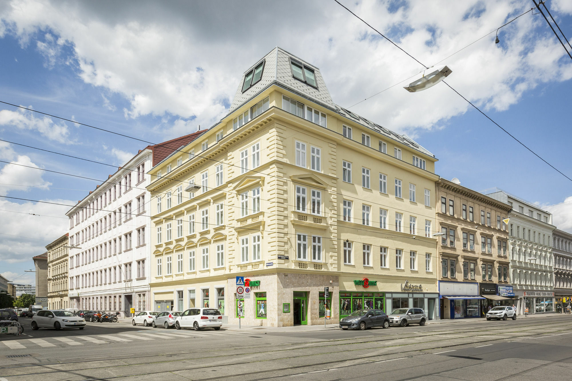 Grand Apartment *